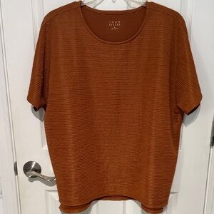 Joan Rivers Brown Rust Textured Short Sleeve blouse. Size XL.